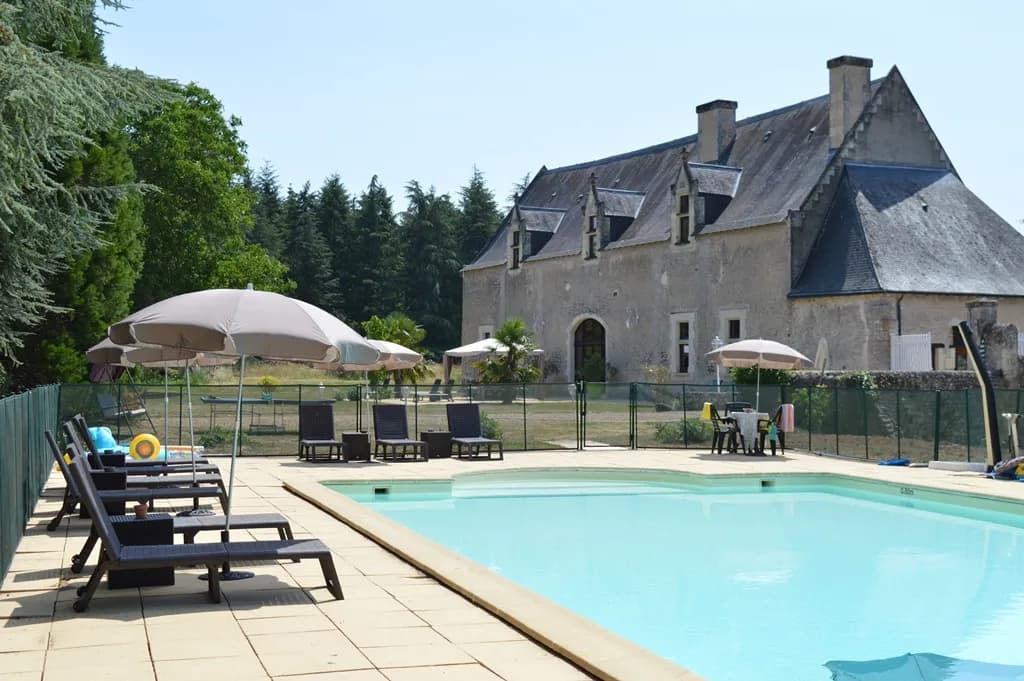 Le Château de Hommes